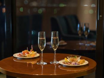 【早割55】選べる夕朝食＆連泊特典付｜糸満の街並みを眺めるラウンジが利用できる高層階客室Stay