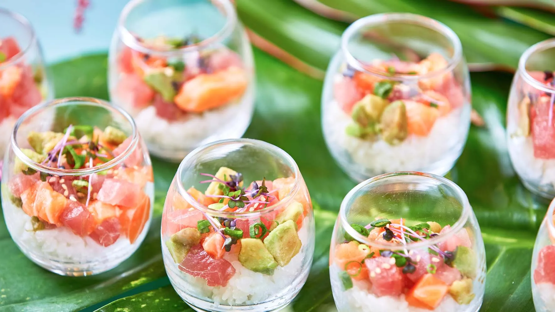 東シナ海を望む絶景とともに楽しむ、人気のランチブッフェ。