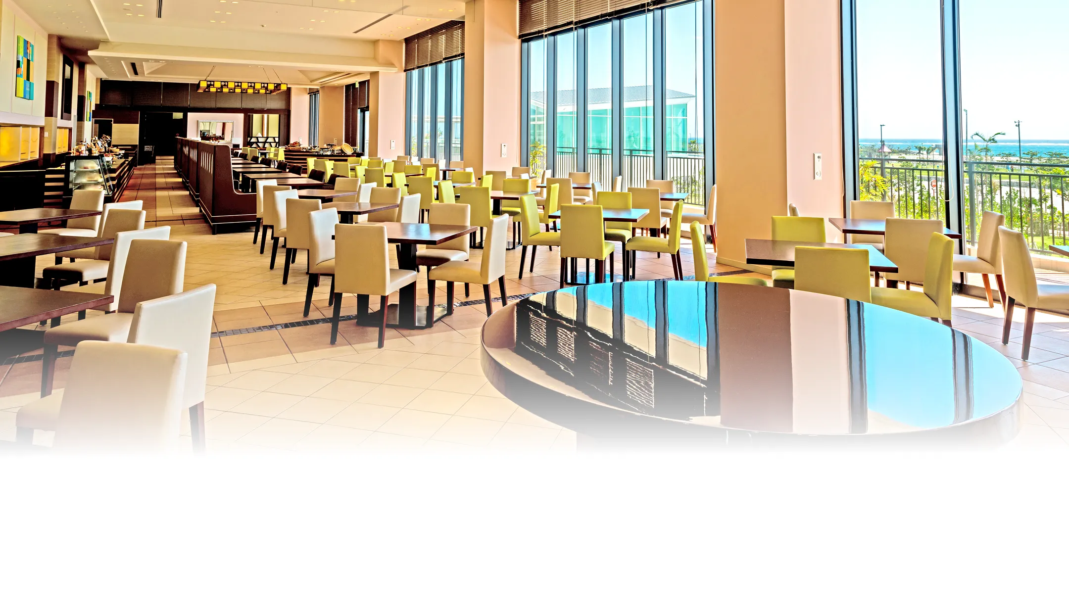 プールサイドレストラン「サザンテラス」