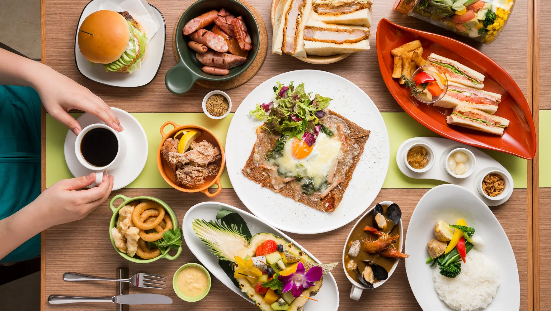 南の風が運ぶ、穏やかなランチタイム。