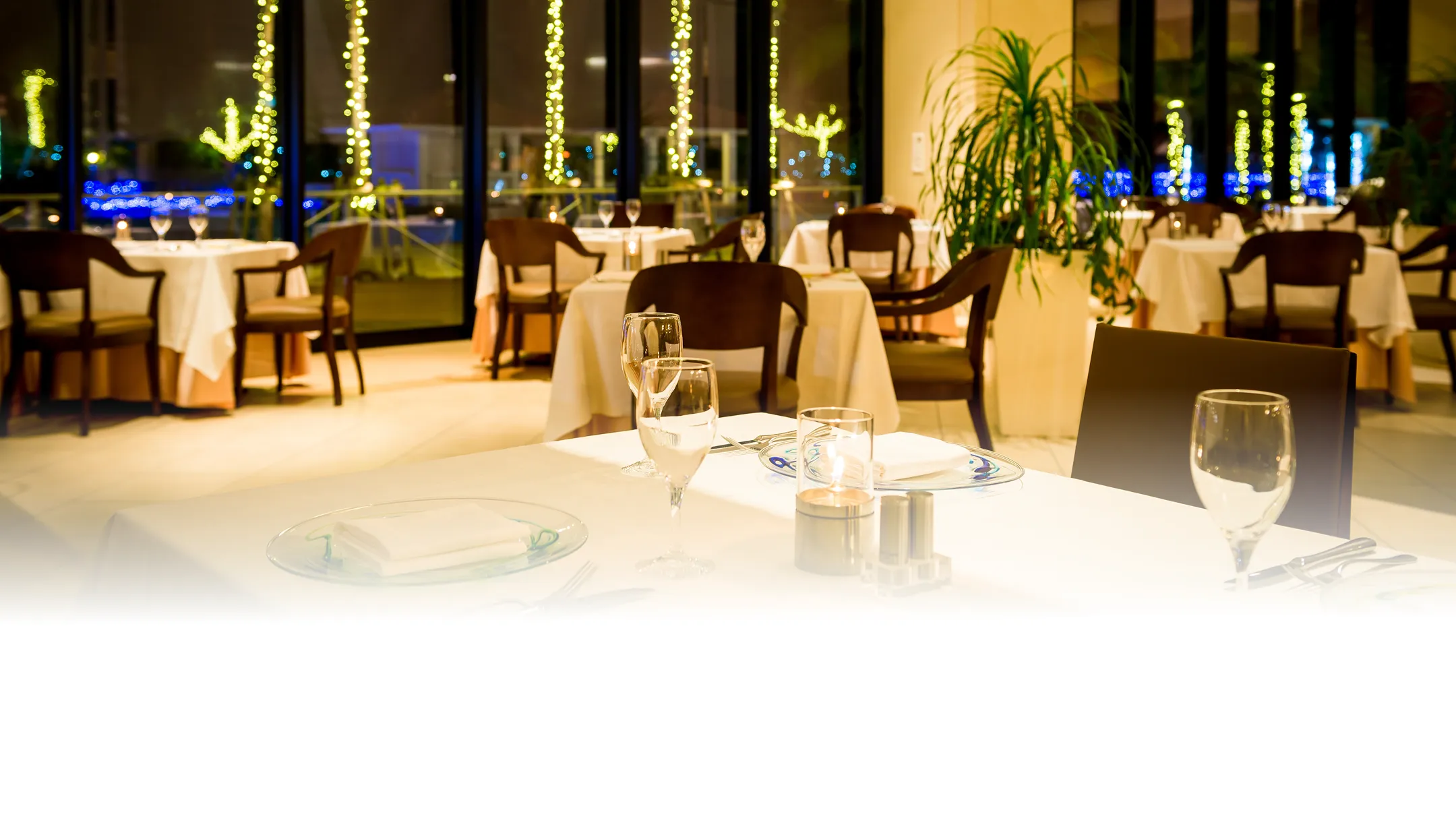 プールサイドレストラン「サザンテラス」