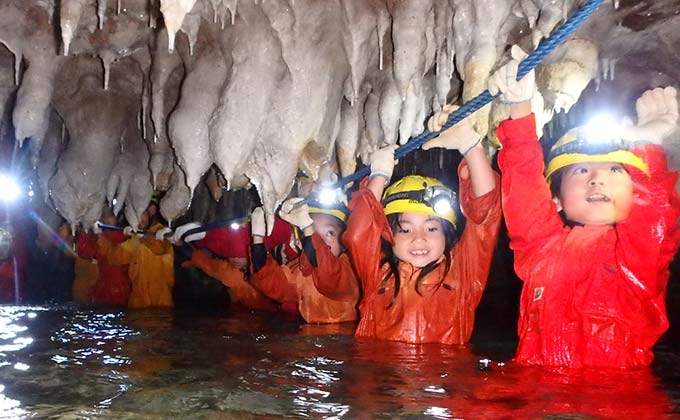 南の島の洞くつ探検 おきなわワールド文化王国・王泉洞
